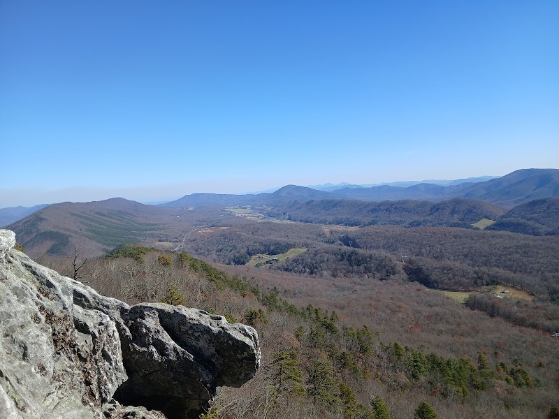Appalachian Trail: Dragons Tooth